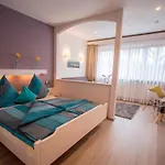 Haus Rose Oda ve Kahvaltı Allensbach