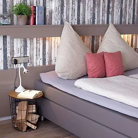 Haus Rose Bed and Breakfast 4*